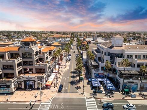 6615 Feather Drive, Huntington Beach, CA