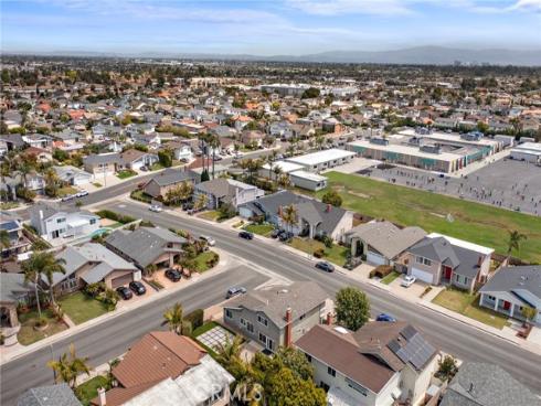 20291 Carlsbad Lane, Huntington Beach, CA