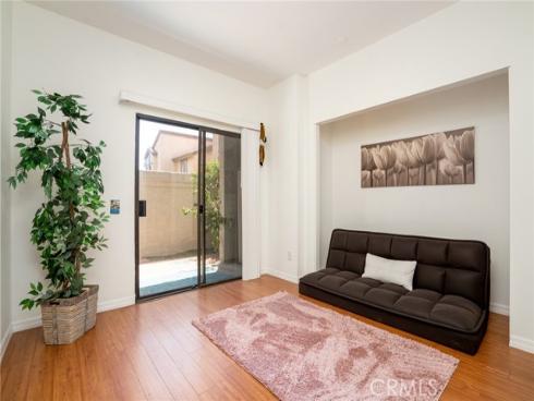 4752 Tiara 103 Drive, Huntington Beach, CA