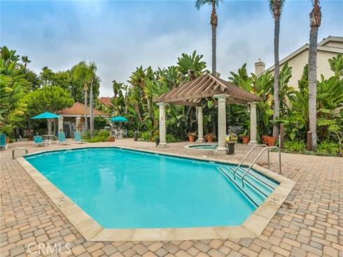 4752 Tiara 103 Drive, Huntington Beach, CA