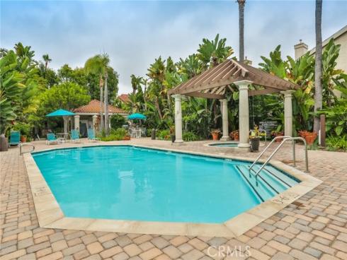 4752 Tiara 103 Drive, Huntington Beach, CA