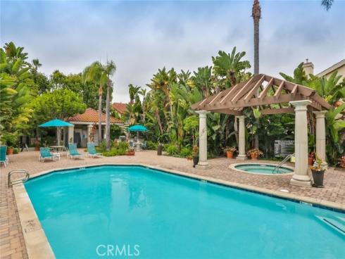 4752 Tiara 103 Drive, Huntington Beach, CA