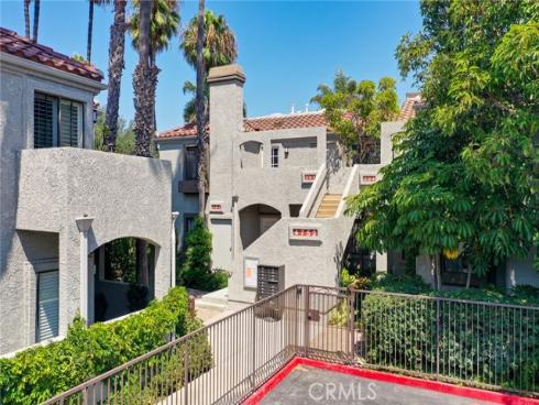 4752 Tiara 103 Drive, Huntington Beach, CA