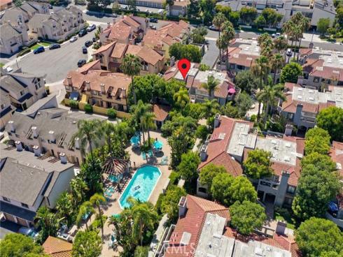 4752 Tiara 103 Drive, Huntington Beach, CA