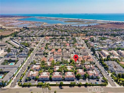 4752 Tiara 103 Drive, Huntington Beach, CA