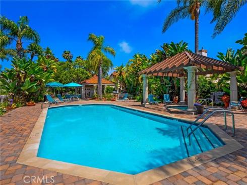 4752 Tiara 103 Drive, Huntington Beach, CA