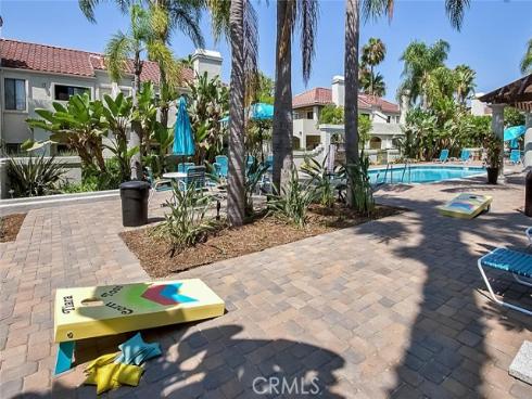 4752 Tiara 103 Drive, Huntington Beach, CA
