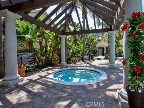 4752 Tiara 103 Drive, Huntington Beach, CA