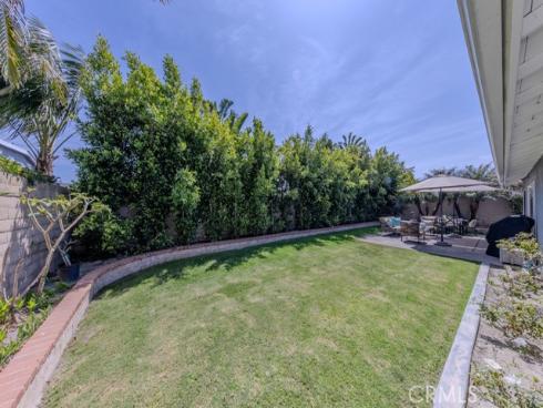 8592 Larkport Drive, Huntington Beach, CA