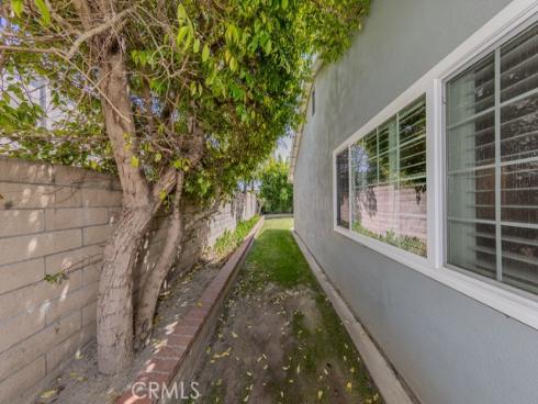 8592 Larkport Drive, Huntington Beach, CA