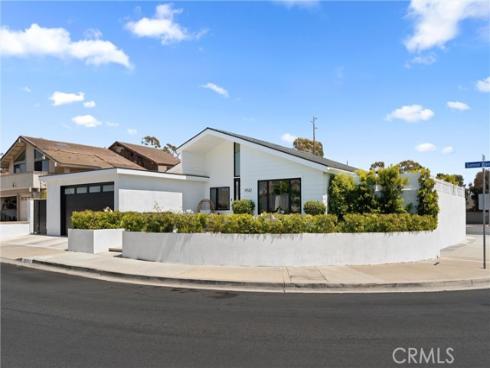 19582 Summer Breeze Lane, Huntington Beach, CA