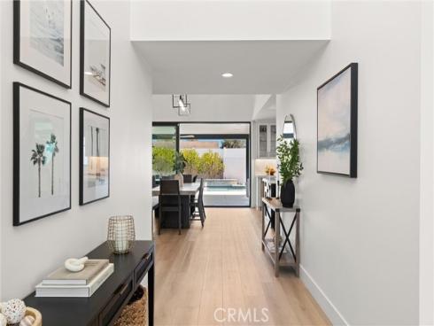 19582 Summer Breeze Lane, Huntington Beach, CA