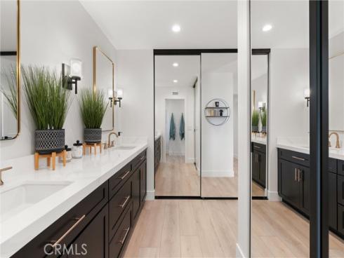 19582 Summer Breeze Lane, Huntington Beach, CA