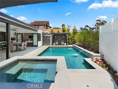 19582 Summer Breeze Lane, Huntington Beach, CA