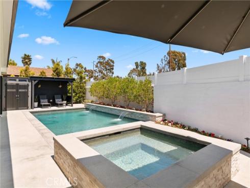 19582 Summer Breeze Lane, Huntington Beach, CA