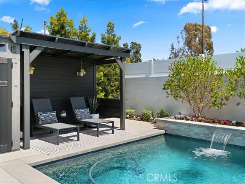 19582 Summer Breeze Lane, Huntington Beach, CA