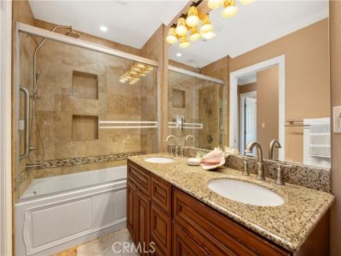 711 Pacific Coast 325 , Huntington Beach, CA