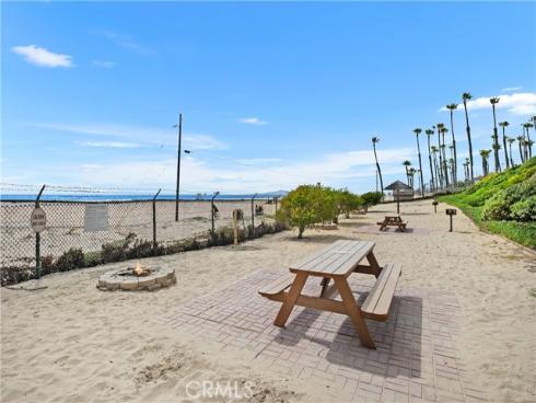 711 Pacific Coast 325 , Huntington Beach, CA