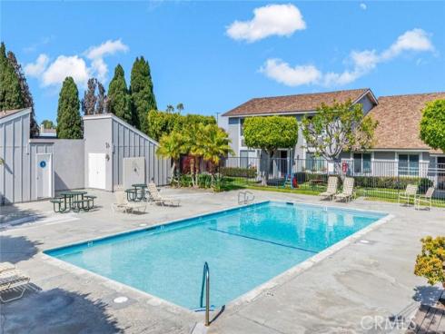 6702 Sun C Drive, Huntington Beach, CA