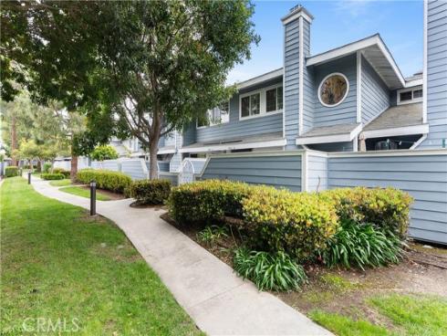 19116 Queensport B Lane, Huntington Beach, CA