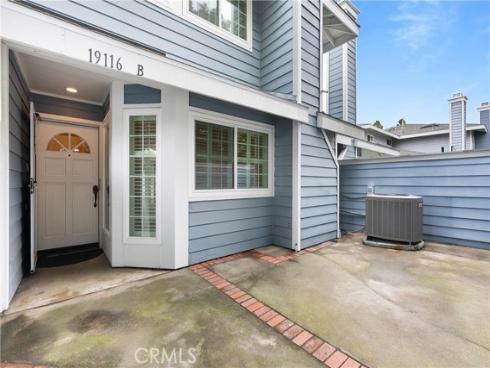 19116 Queensport B Lane, Huntington Beach, CA