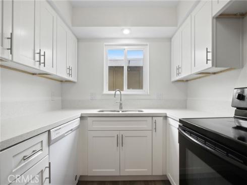 9867 Cornwall Drive, Huntington Beach, CA