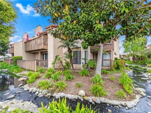 16512 Blackbeard Lane 102 , Huntington Beach, CA