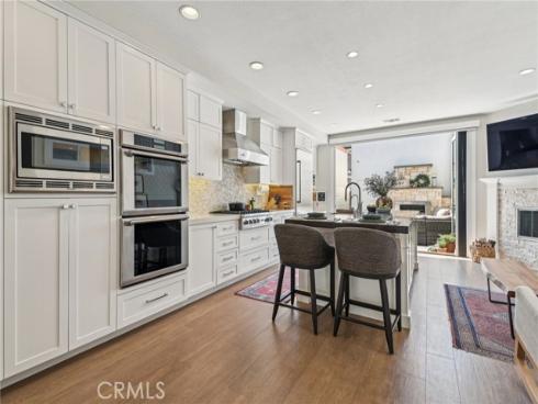 423 10th Street, Huntington Beach, CA