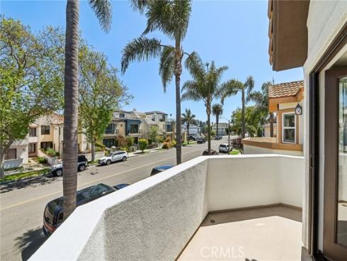 423 10th Street, Huntington Beach, CA