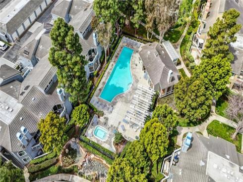 7402  Yellowtail  204  Drive, Huntington Beach, CA