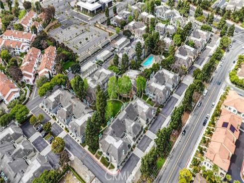 7402  Yellowtail  204  Drive, Huntington Beach, CA