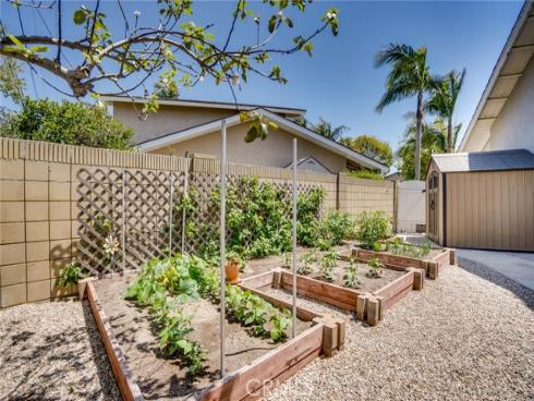 17301 Elsinore Circle, Huntington Beach, CA