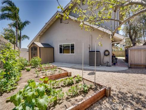 17301 Elsinore Circle, Huntington Beach, CA