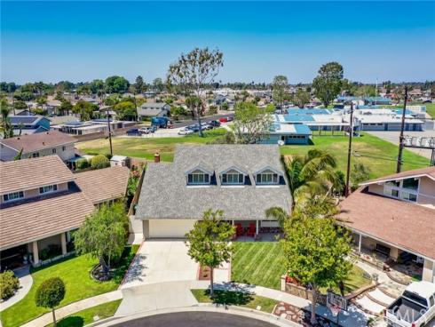 17301 Elsinore Circle, Huntington Beach, CA