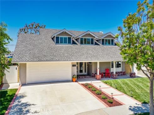 17301 Elsinore Circle, Huntington Beach, CA