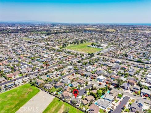 17301 Elsinore Circle, Huntington Beach, CA