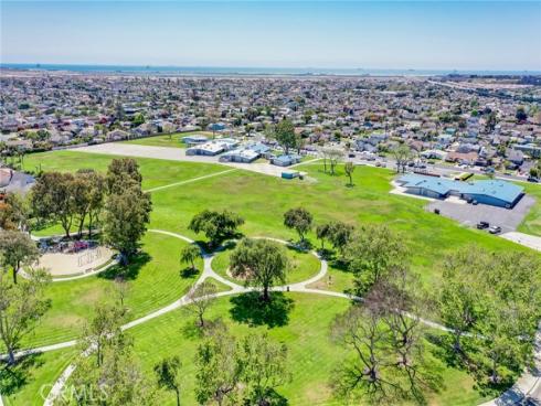 17301 Elsinore Circle, Huntington Beach, CA