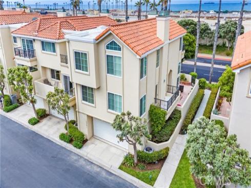 19481  Riverdale   Lane, Huntington Beach, CA