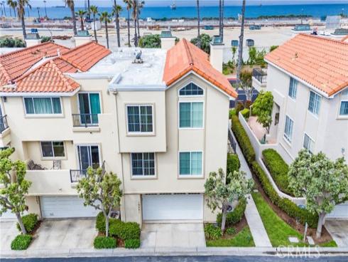 19481  Riverdale   Lane, Huntington Beach, CA