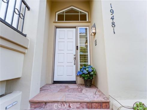 19481  Riverdale   Lane, Huntington Beach, CA