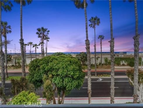 19481  Riverdale   Lane, Huntington Beach, CA