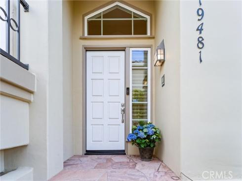 19481  Riverdale   Lane, Huntington Beach, CA