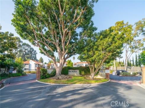 215 Wichita 106 Avenue, Huntington Beach, CA