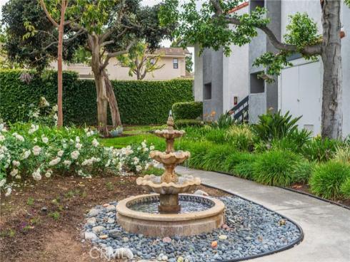 215 Wichita 106 Avenue, Huntington Beach, CA