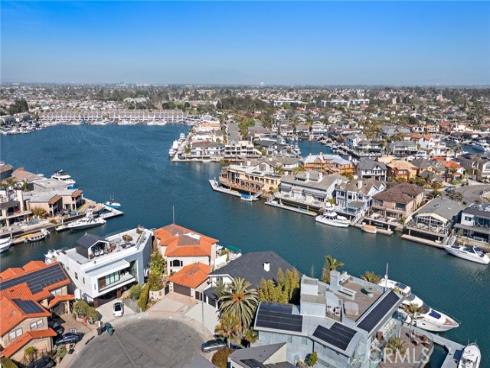 16602 Ensign Circle, Huntington Beach, CA