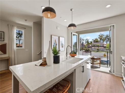 19041  Main  109  Street, Huntington Beach, CA