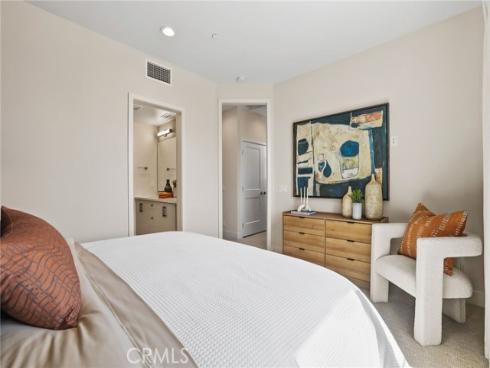 19041  Main  109  Street, Huntington Beach, CA