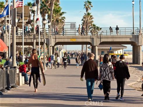 215 Wichita 501 Avenue, Huntington Beach, CA