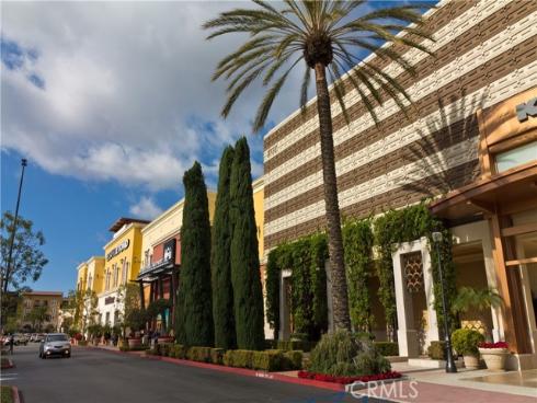 215  Wichita  501  Avenue, Huntington Beach, CA