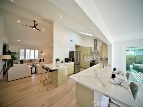 21651 Hilaria , Huntington Beach, CA